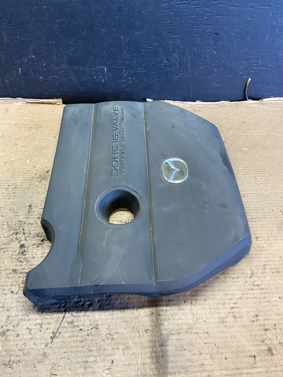 2004 to 2009 Mazda 3 DOHC 16 VALVE Engine Shield Top Cover E8336 PS2