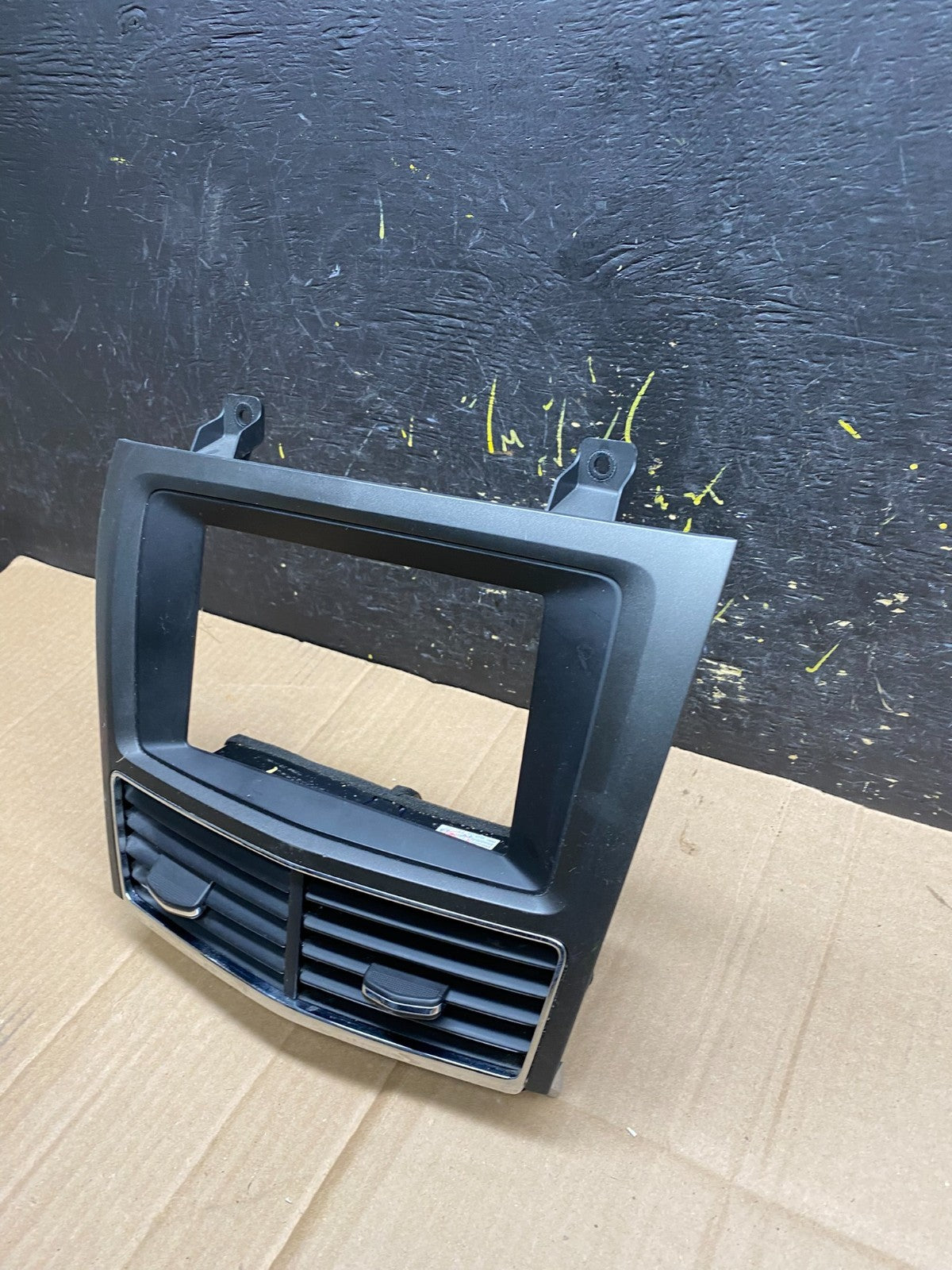 2010 - 2012 Lincoln Mkt Center Dash Gps Radio Bezel Panel Air Vent OEM aa445 DG2