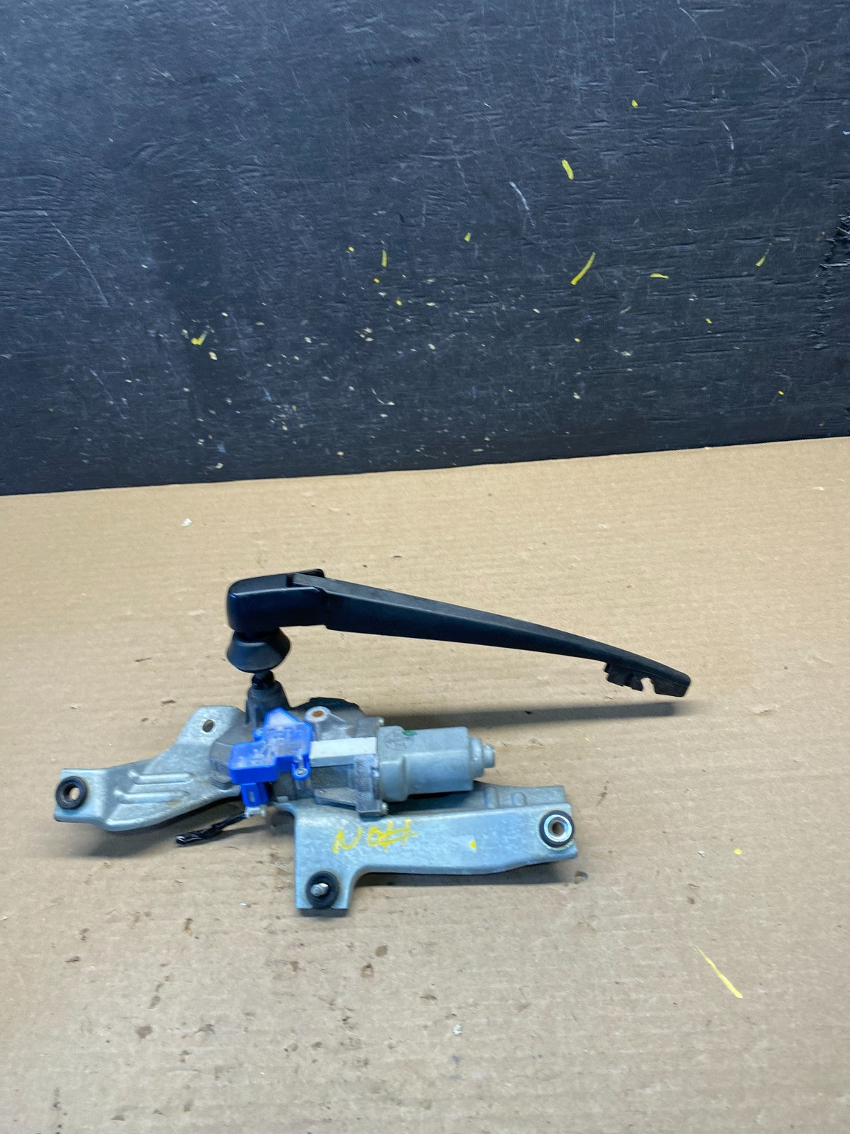 2010 to 2013 Subaru Forester Rear Windshield Washer Wiper Motor S2793 DG0