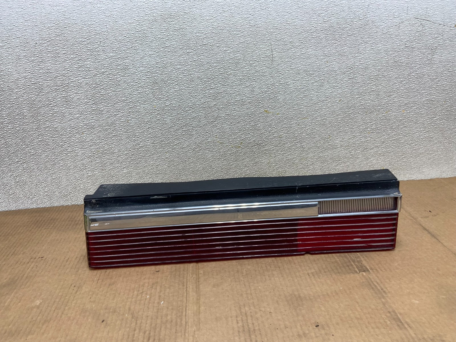 1982-1983 Chrysler Lebaron Left Driver LH Side Tail Light OEM AA5272 GD0