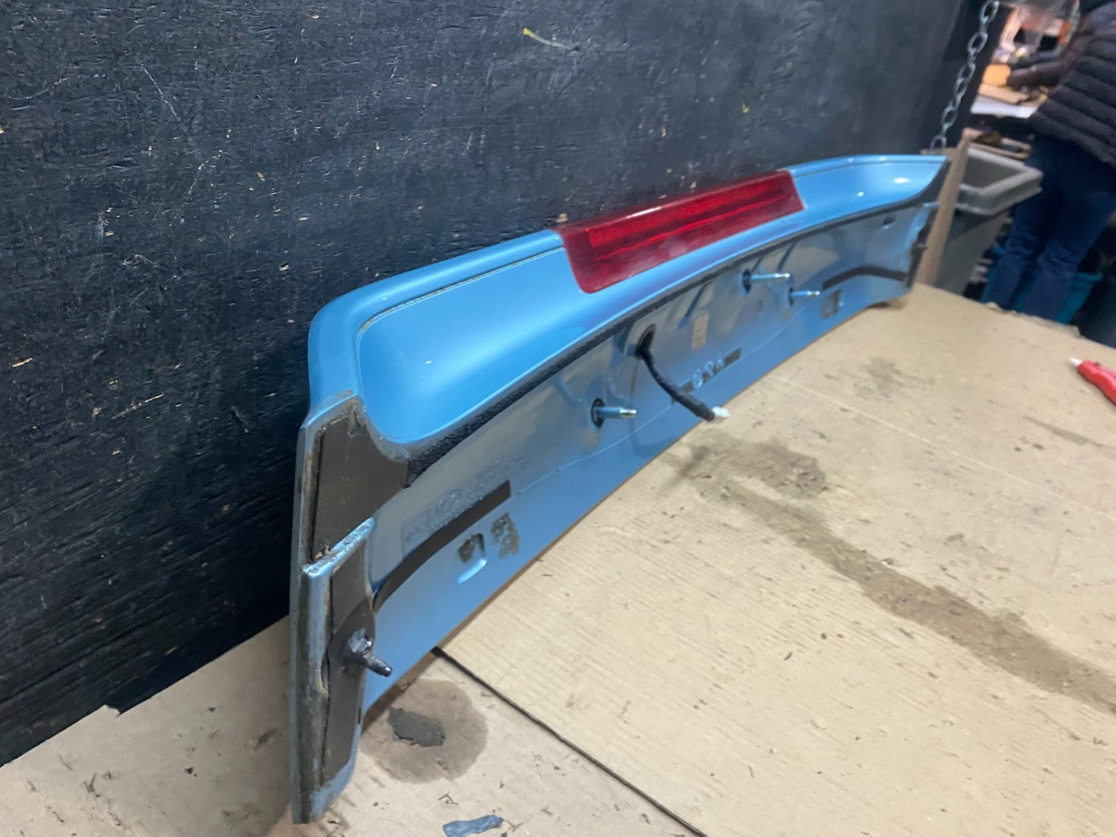 2005 to 2011 Hyundai Accent Trunk Lid Hatch 3rd Brake Light Spoiler X3417 DG8