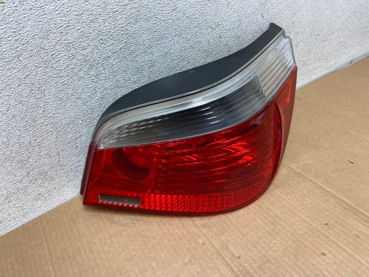 2004 - 2007 BMW 5 Series E60 Right Passenger RH Side Tail Light AI5687 LK2