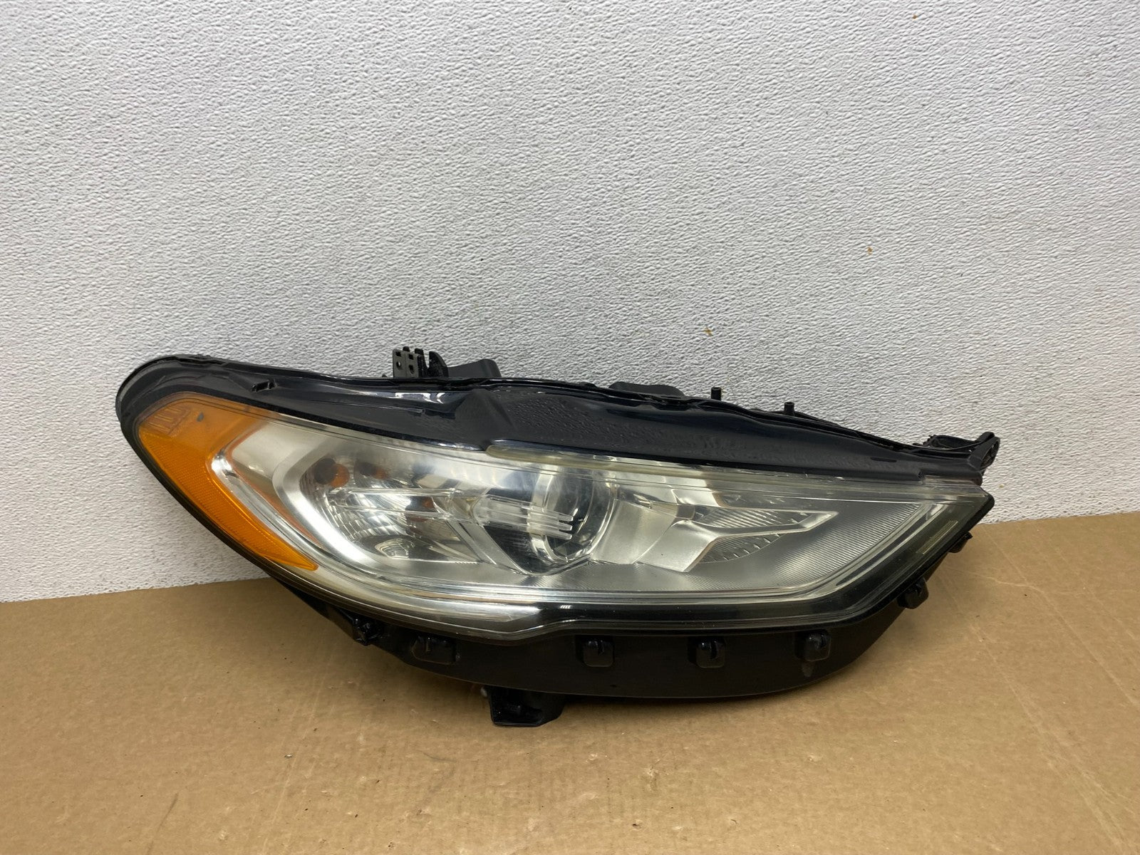 2017 - 2020 Ford Fusion Right Passenger RH Side Headlight AF9940 DG0