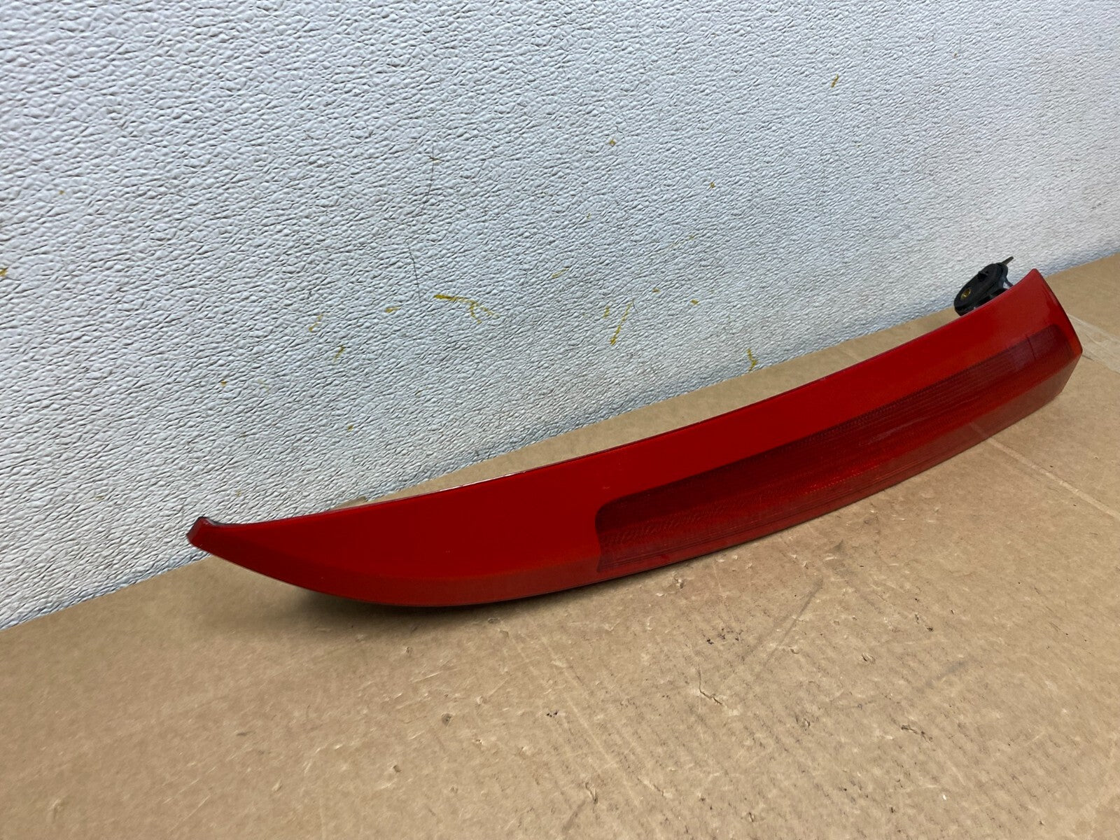 2003 to 2006 Volvo XC90 Right Passenger Side Upper Tail Light OEM O5232 DW2