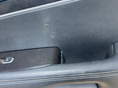 2016 to 2020 Kia Sorento Front Right Passenger RH Side Door Panel Trim Y4923 DG3