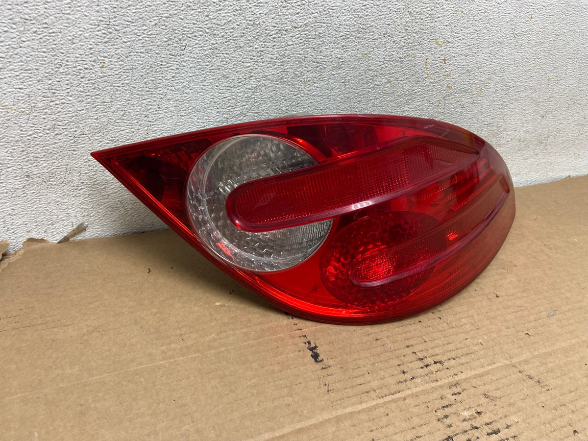 2006 to 2010 Mercedes W251 R-Class Left Driver LH Side Tail Light AH4025 LK1