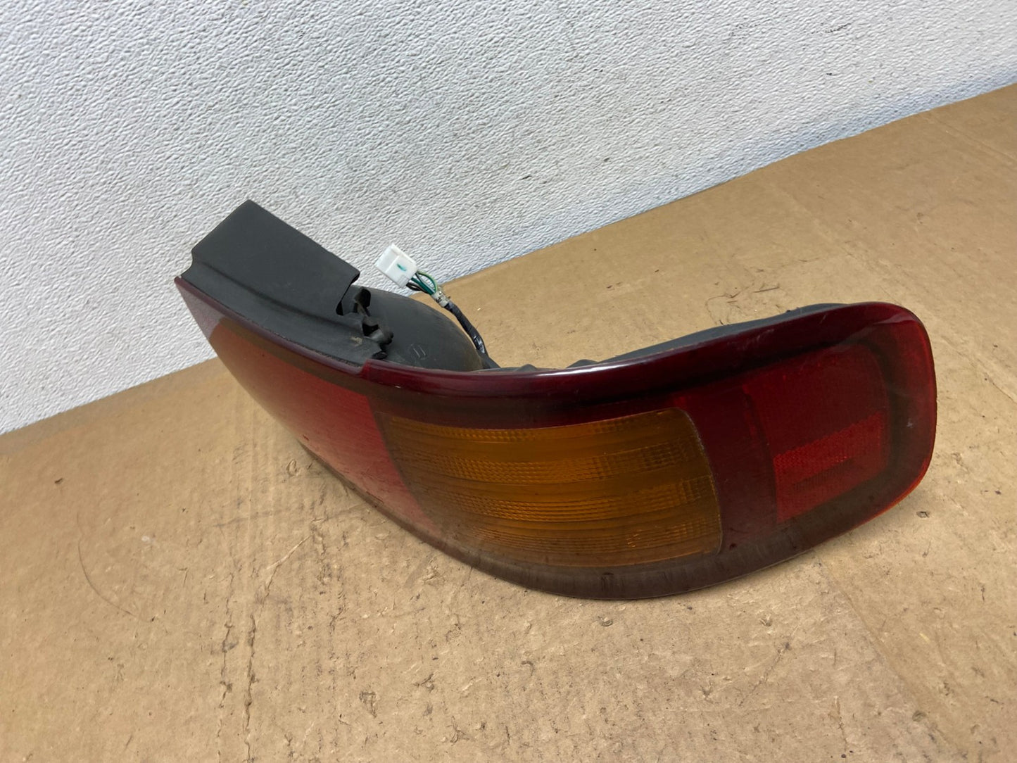 1995 - 1996 Toyota Camry Sedan Right Passenger Tail Light Lamp AD0602 LK1