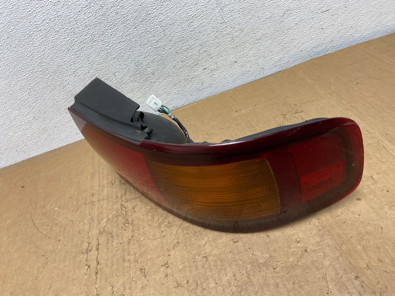 1995 - 1996 Toyota Camry Sedan Right Passenger Tail Light Lamp AD0602 LK1