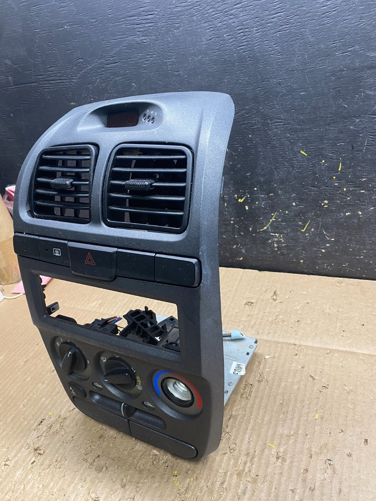 2003-2005 Hyundai Accent Center Radio Hazard Air Vent Bezel OEM V1756 DG2