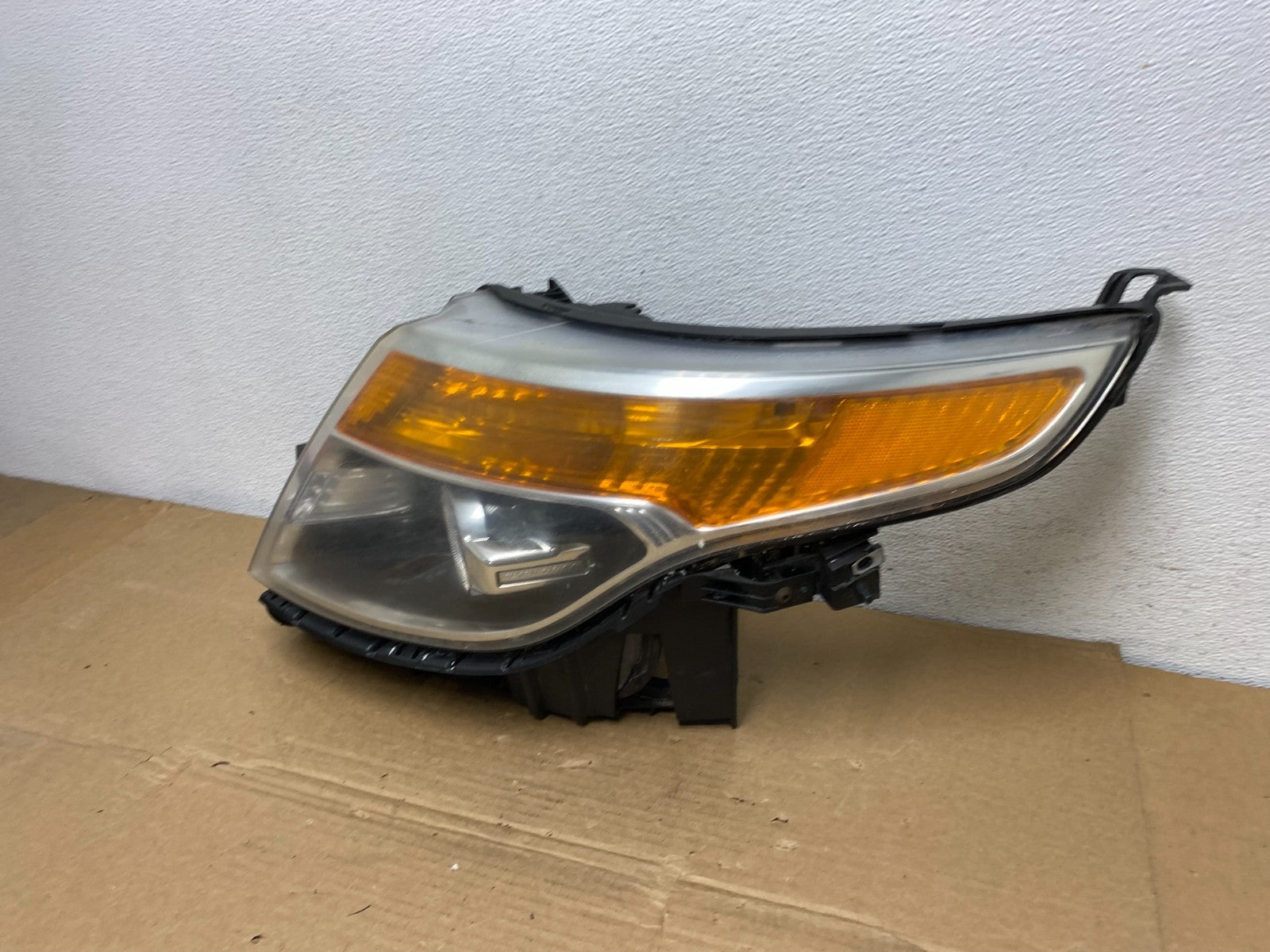 2011 to 2015 Ford Explorer Left Driver LH Halogen Headlight AD3823 DW1