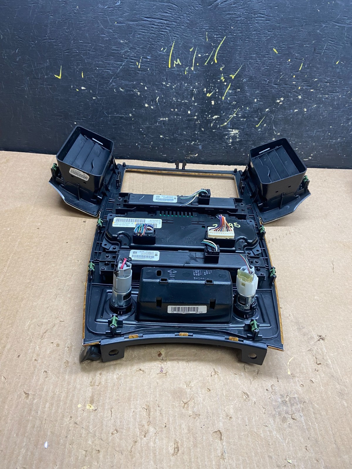 2008 to 2010 Jeep Grand Cherokee Center Navi Radio Air Vent Bezel OEM Z4195 DG4