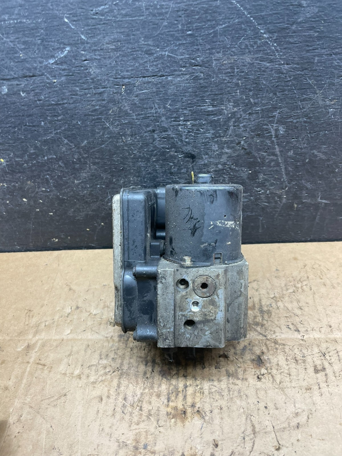 2005 - 2007 Chevy Express GMC Savana 1500 2500 ABS Anti Lock Brake Pump R4398 DG1