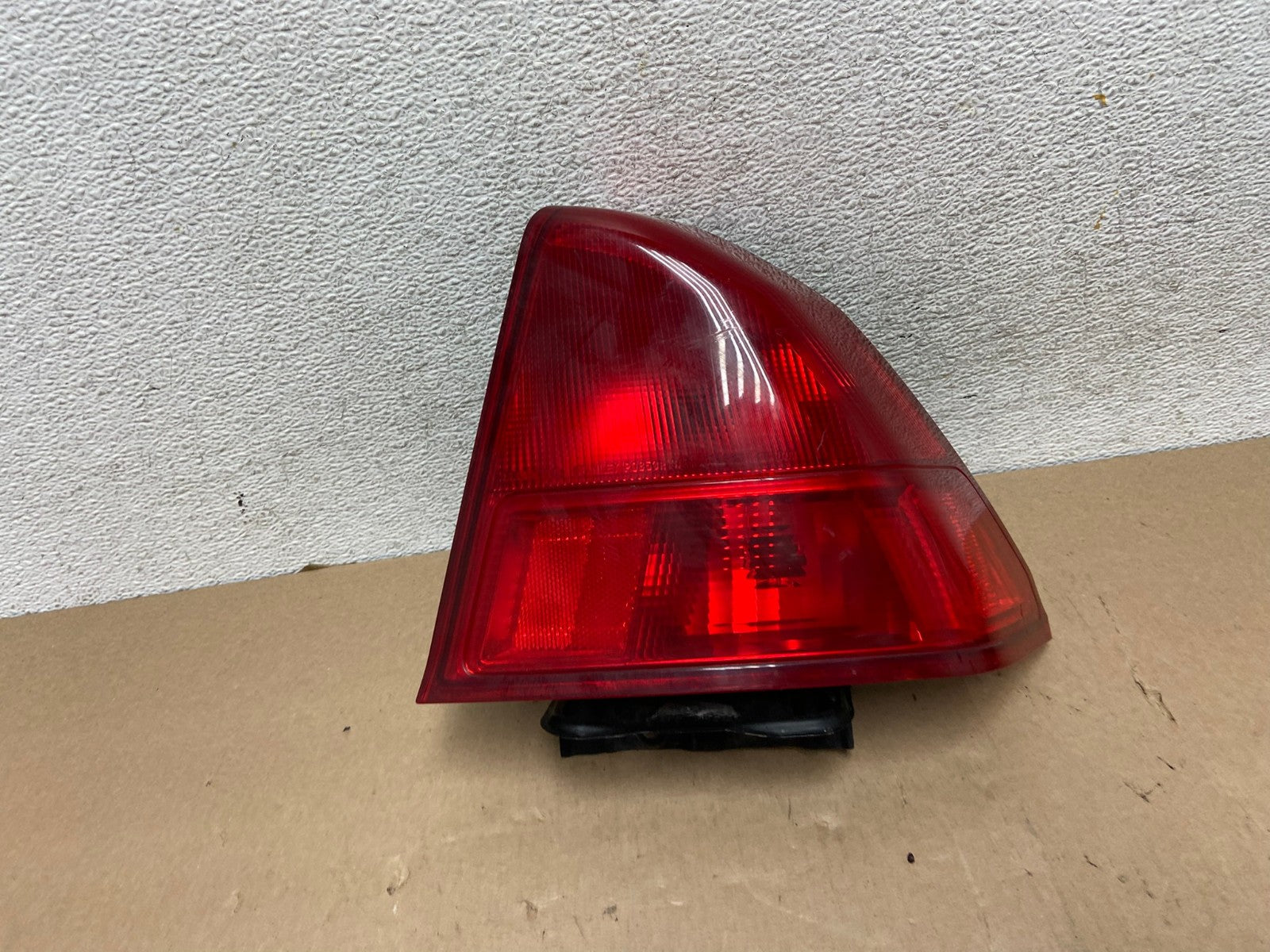 2001 2002 Honda Civic Sedan Right Passenger Rh Side Tail Light AG4567 LK0