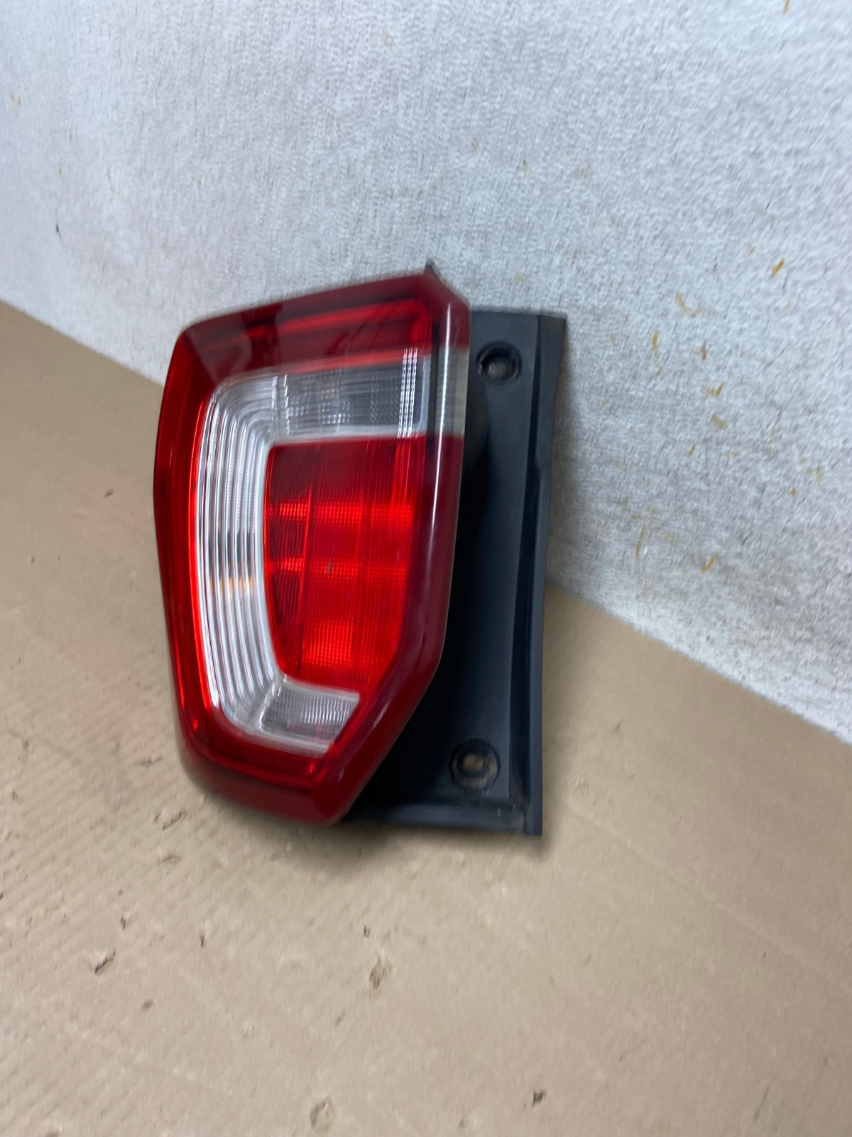 2016 to 2019 Ford Explorer Left Driver Lh Side Tail light AH2159 LK1