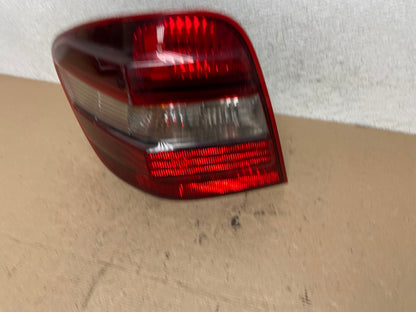 2009 to 2011 Mercedes ML350 ML-Class Left Driver Side LH Tail Light AF4860 LK1