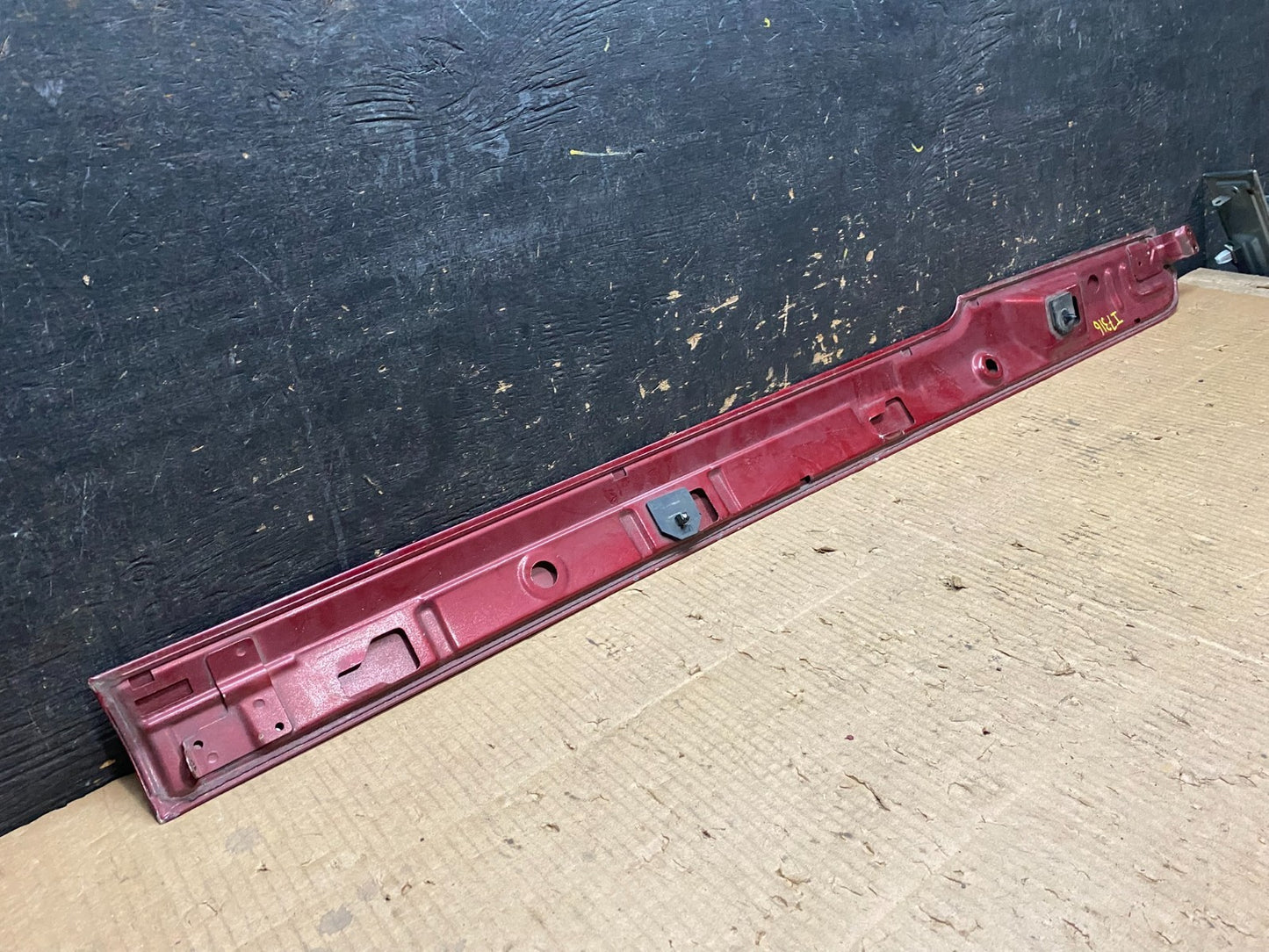 2006 2014 Kia Sedona Left LH Side Quarter Rail Molding Rear Cover Trim Y64707