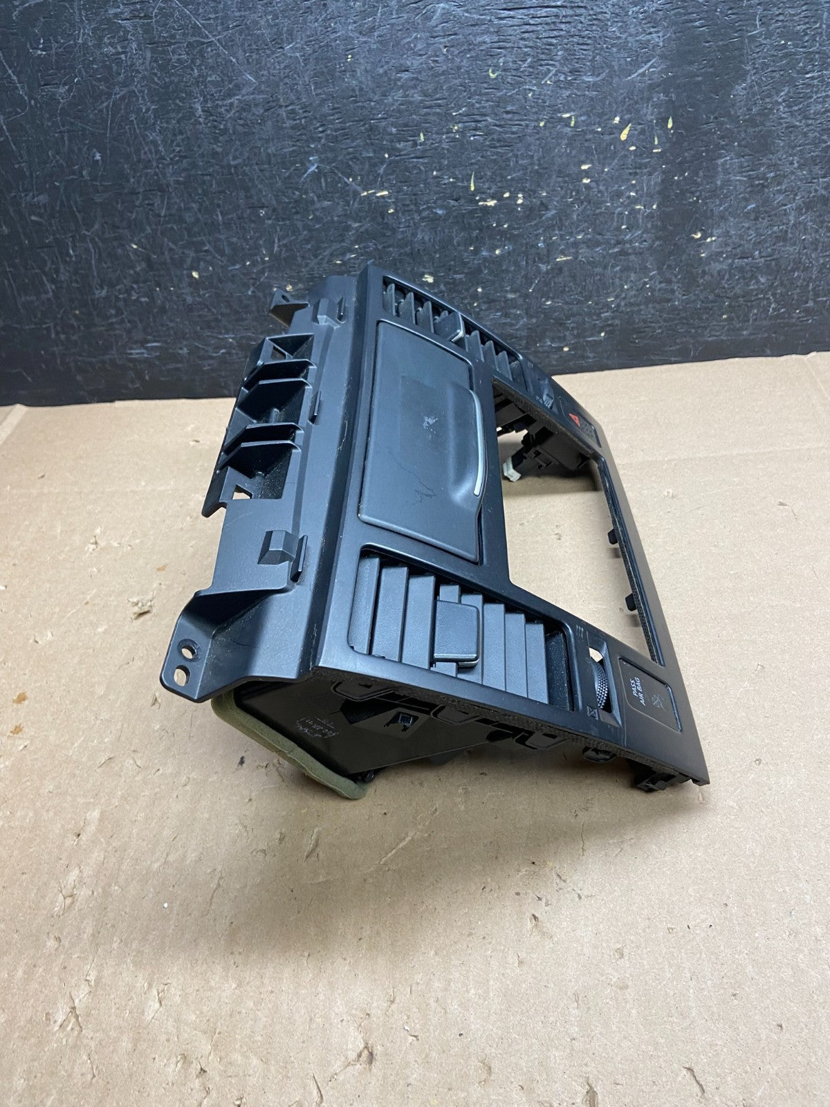 2007 to 2012 Nissan Versa Center Vent Dash Radio Trim Bezel AI6404 DG1
