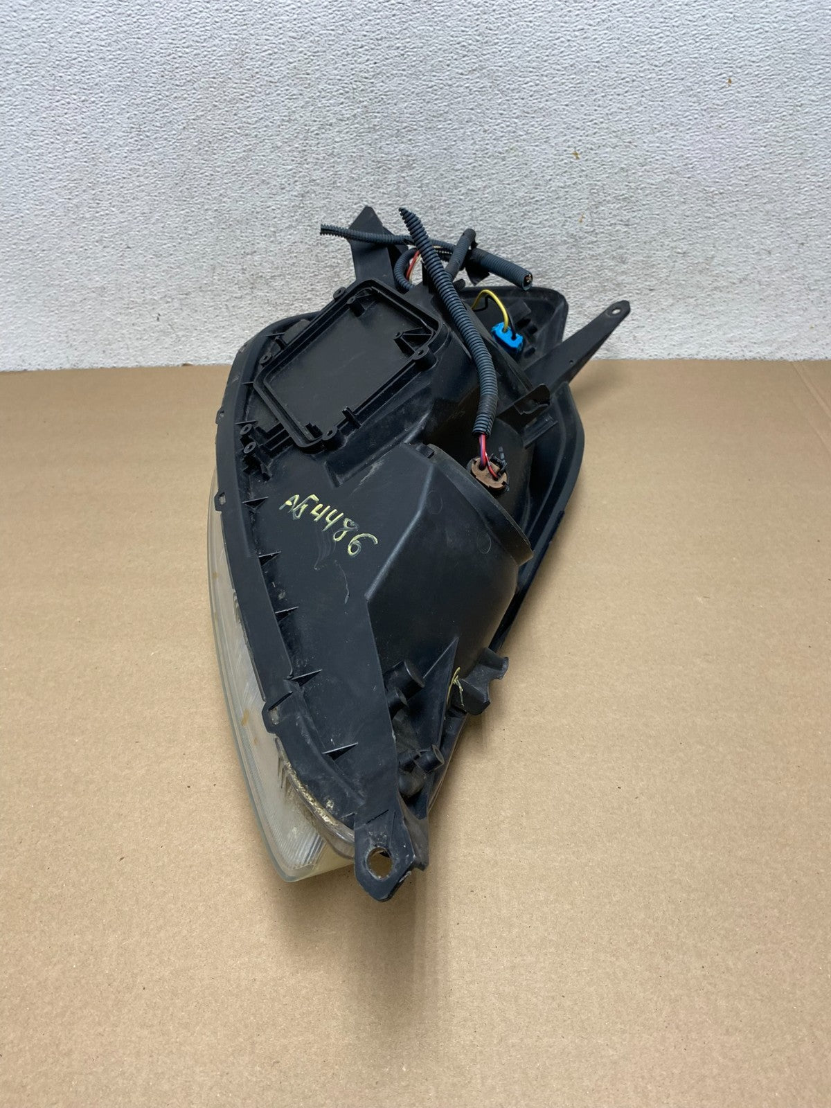 2004-2005 Toyota Sienna Left Driver LH Side Halogen Headlight AG4486 DW7