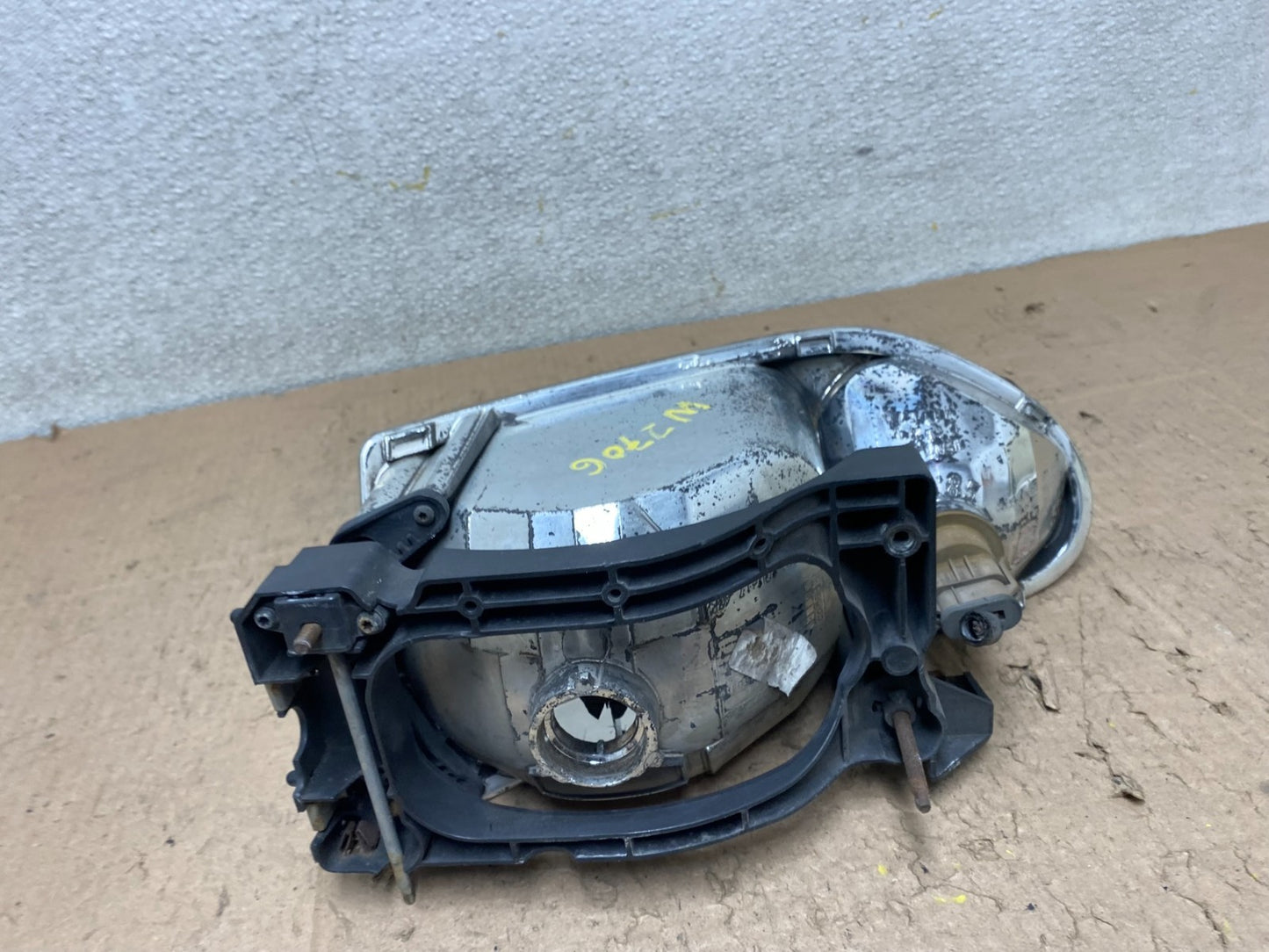 1999 to 2000 Nissan Quest Right Passenger RH Headlight Halogen W2706 DG6