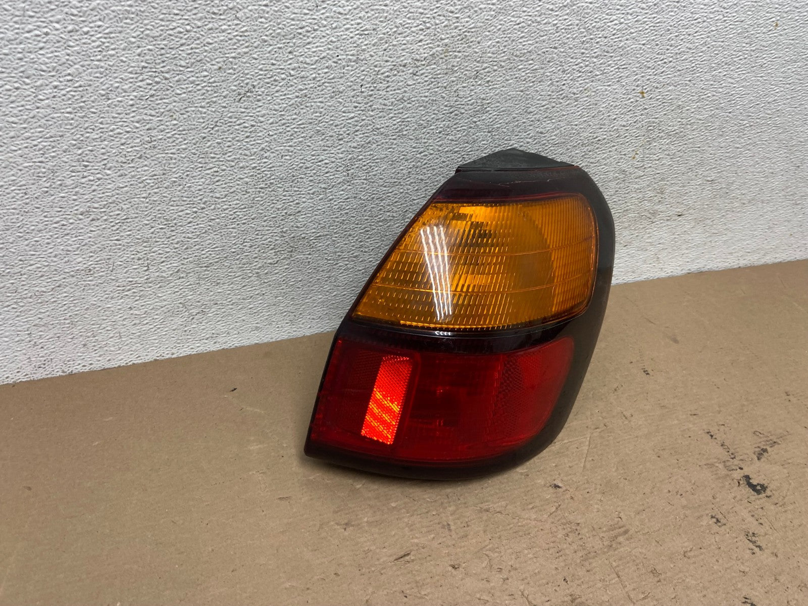2001 to 2004 Subaru Legacy Outback Right Passenger Rh Tail Light AF4998 LK2