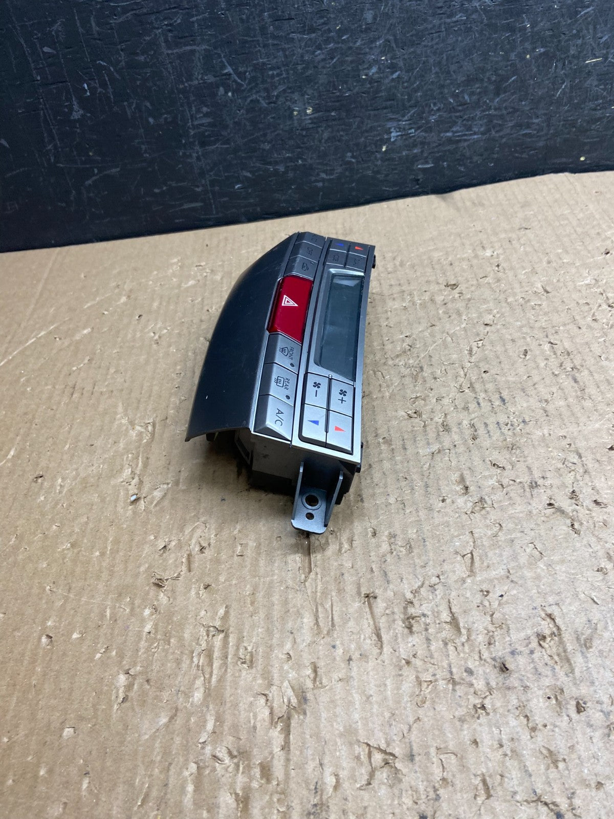 2010 - 2014 Subaru Outback Legacy A/C Heater Climate Control Unit AE4490 DW2