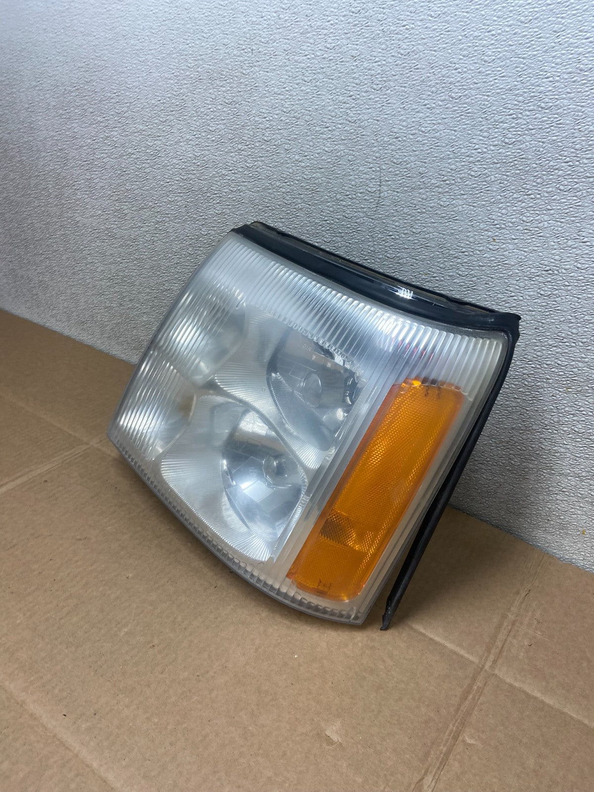 2002 to 2006 Cadillac Escalade Left Driver Lh Xenon HID Headlight Oem Y8376 DW1