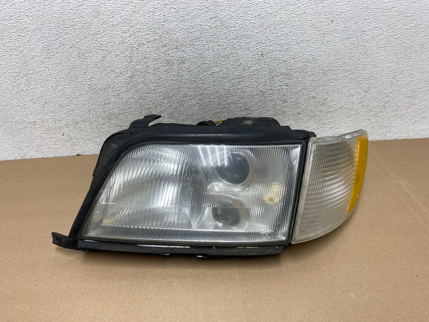 1995 to 1998 Audi A6 Driver Left LH Side Headlight AG44840
