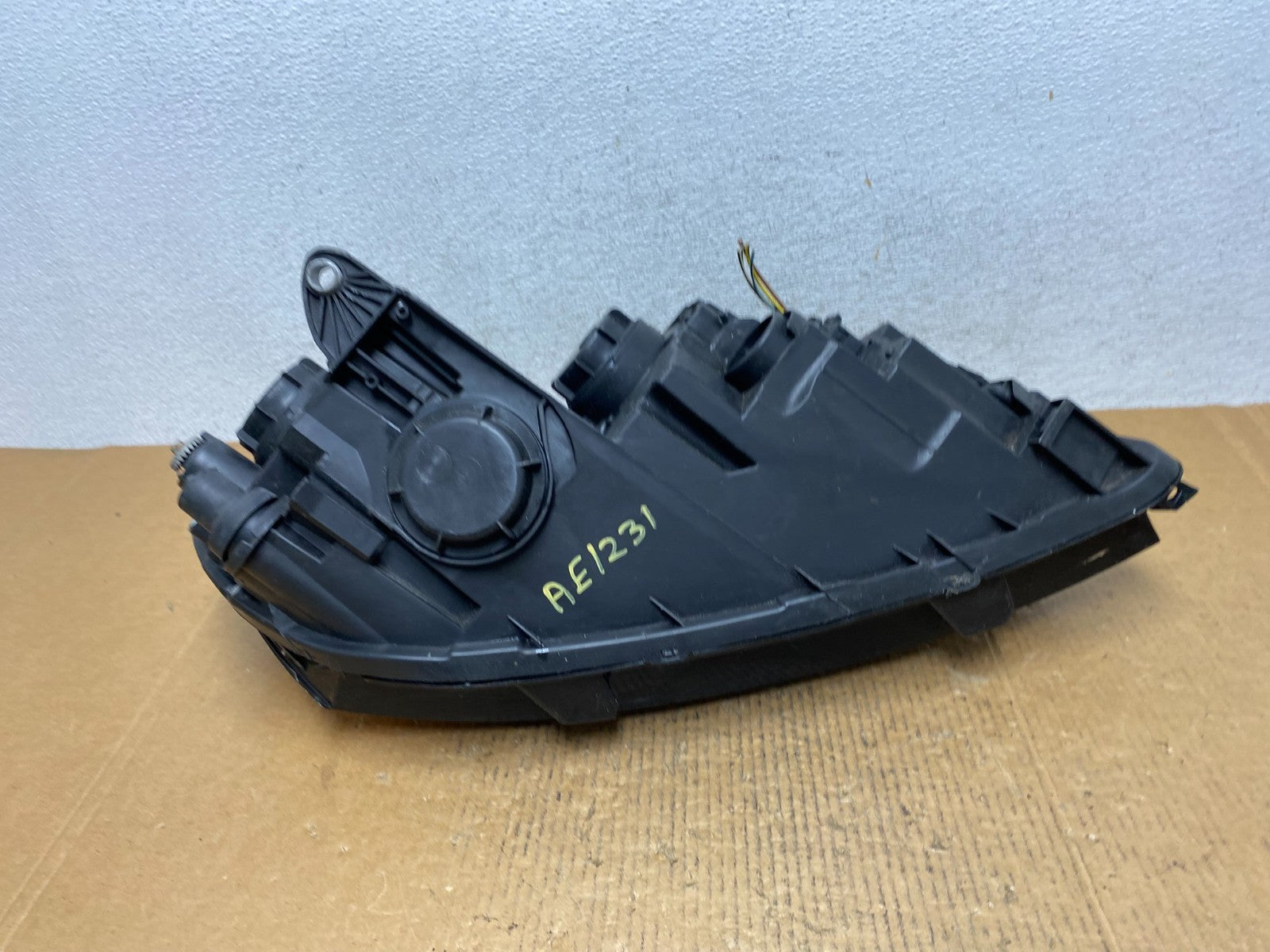 2012-2015 Volkswagen Passat Left Driver LH Side Halogen Headlight AE1231 DW8