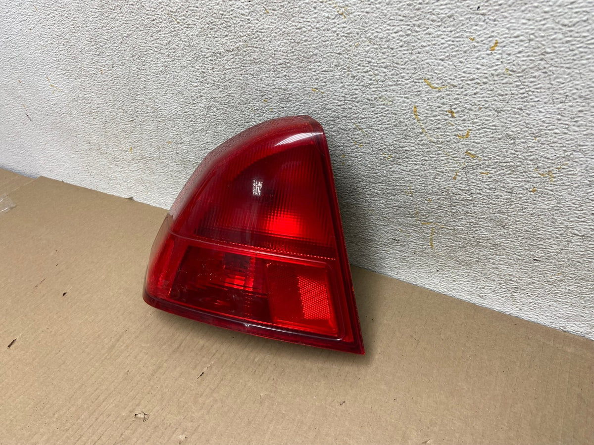 2001 2002 2003 Honda Civic Sedan Left Driver Lh Tail Light AH5714 LK2