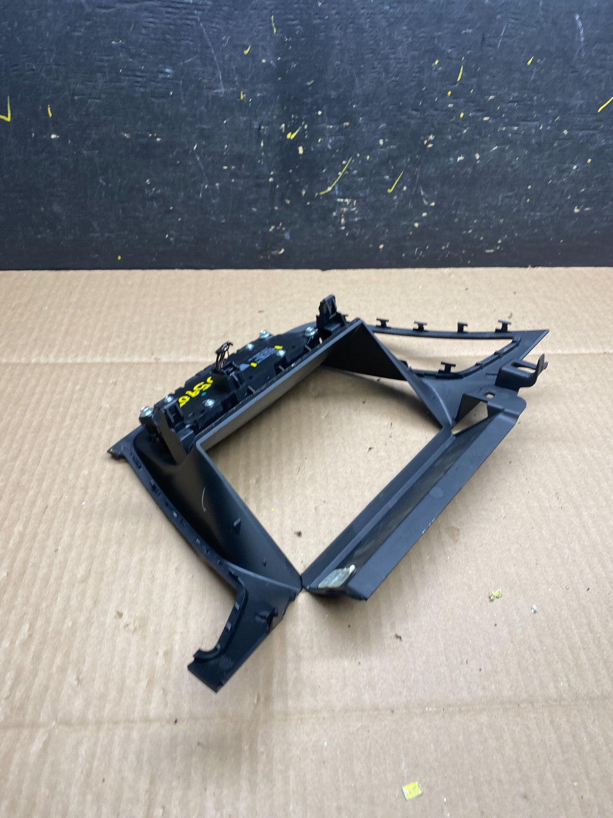 2017 2018 2019 Ford Escape Dash Radio Control Panel Bezel U5907  DG3