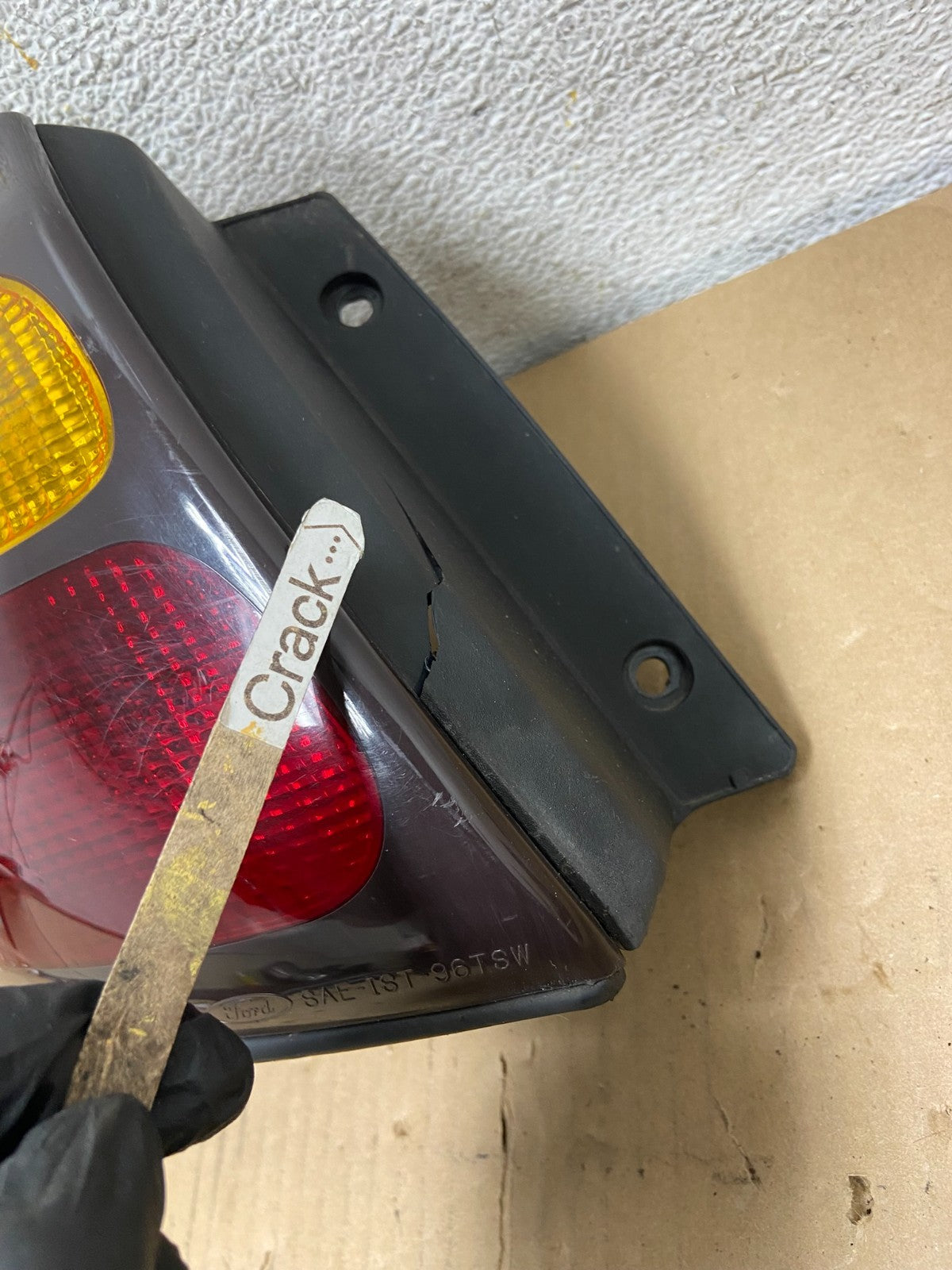 1996 to 1997 Ford Taurus Wagon Left Driver LH Side Tail Light AH2693 DG4