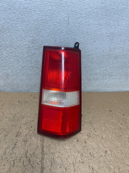 2003 2017 Chevrolet Express 1500 2500 3500 Right Passenger Tail Light V44150