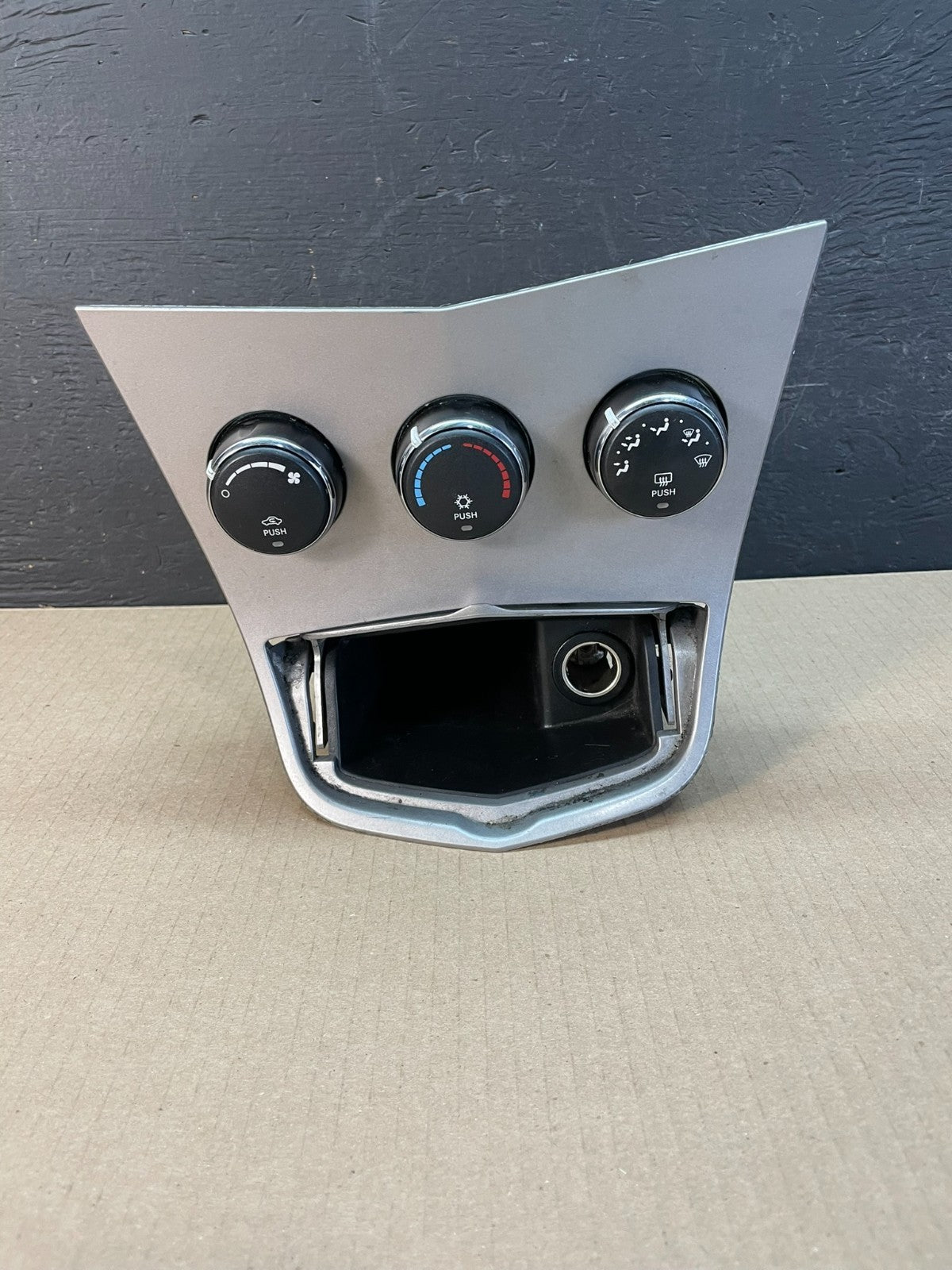 2007 2010 Dodge Sebring Center Dash A/C AC Climate Control Bezel Trim AE3400 DG1