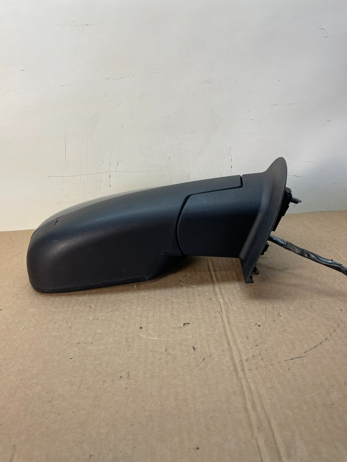 2007-2013 Chevrolet Tahoe Silverado Suburban Right Passenger Mirror ah6348 DG3