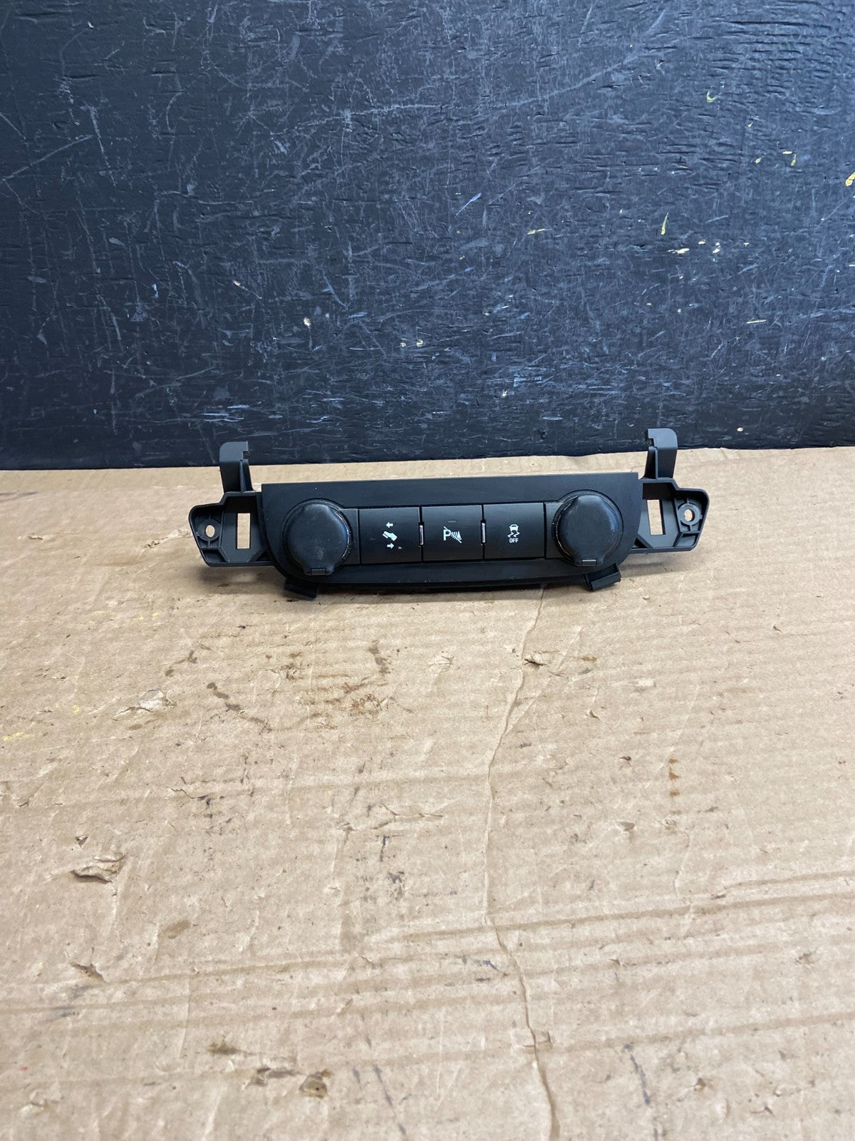 2007-2014 Chevrolet Tahoe Silverado Yukon Pedal Traction Control Switch AF22010