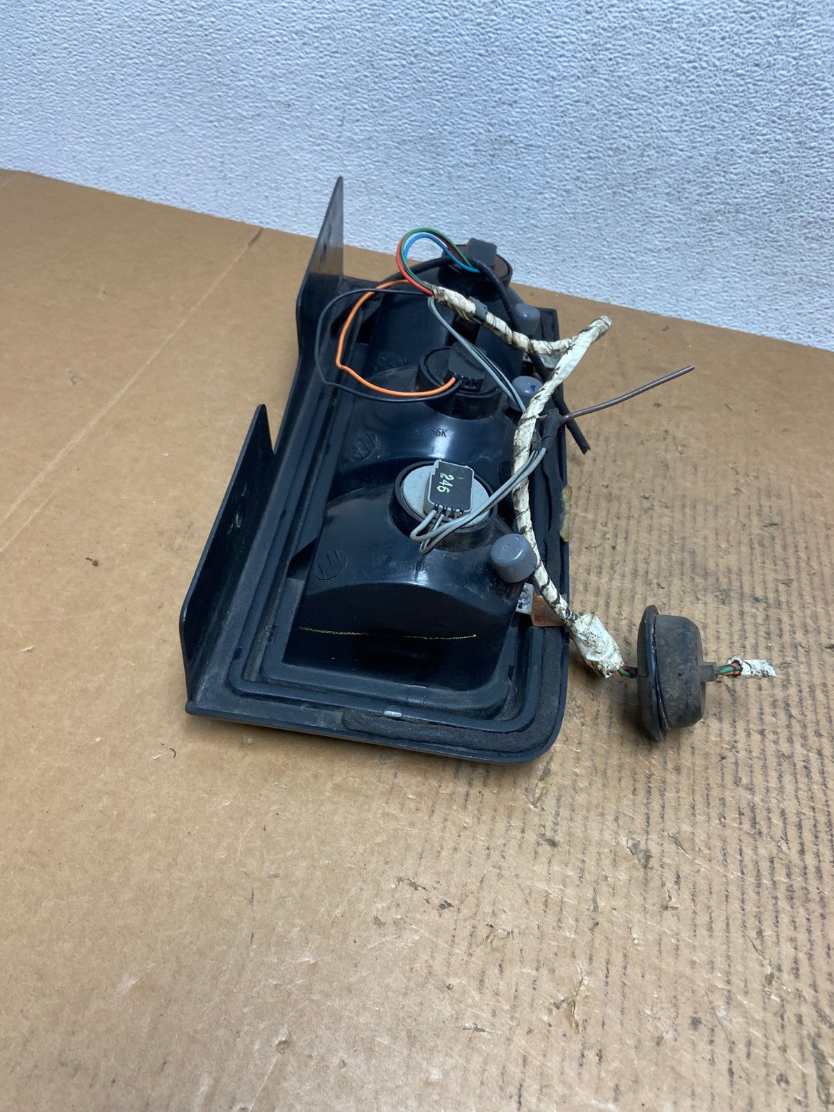 2003 to 2004 Hummer H2 Right Passenger RH Side Tail Light AE0259 LK5