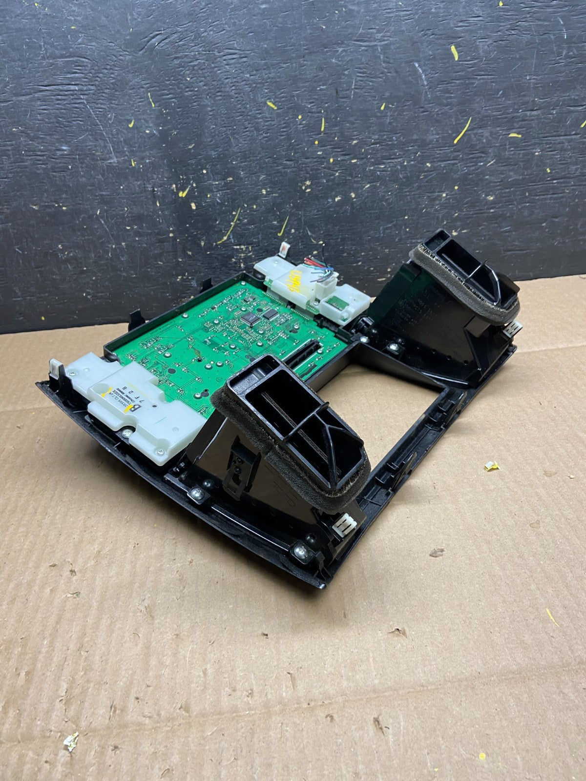 2006 to 2008 Infiniti FX35 Front Radio A/C Heater Switch Control Panel U5943 DG4