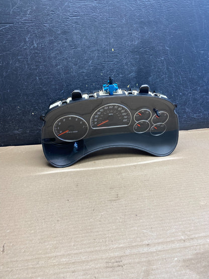 2002 - 2005 GMC Envoy Speedometer Cluster Gauge AH13890