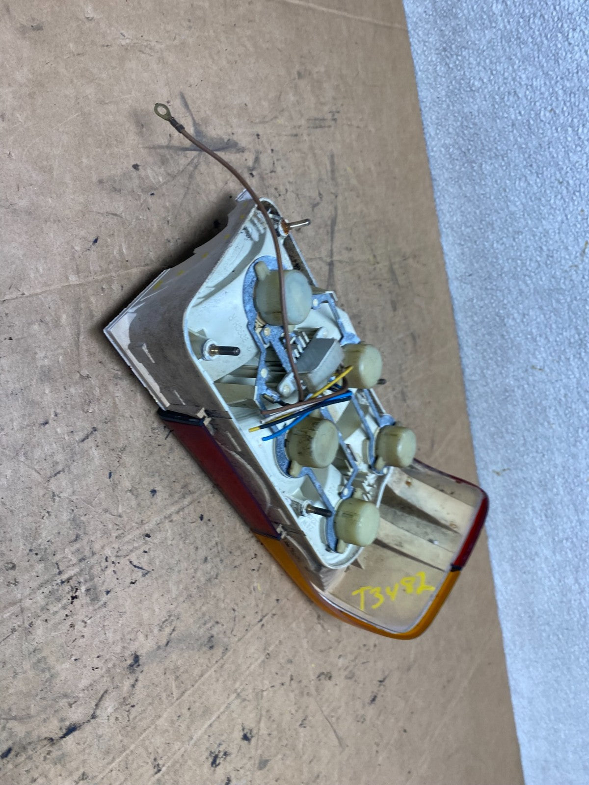 1979-1984 Volvo 240 242 244  Right Passenger RH Side Tail Light Oem t3482 DG6