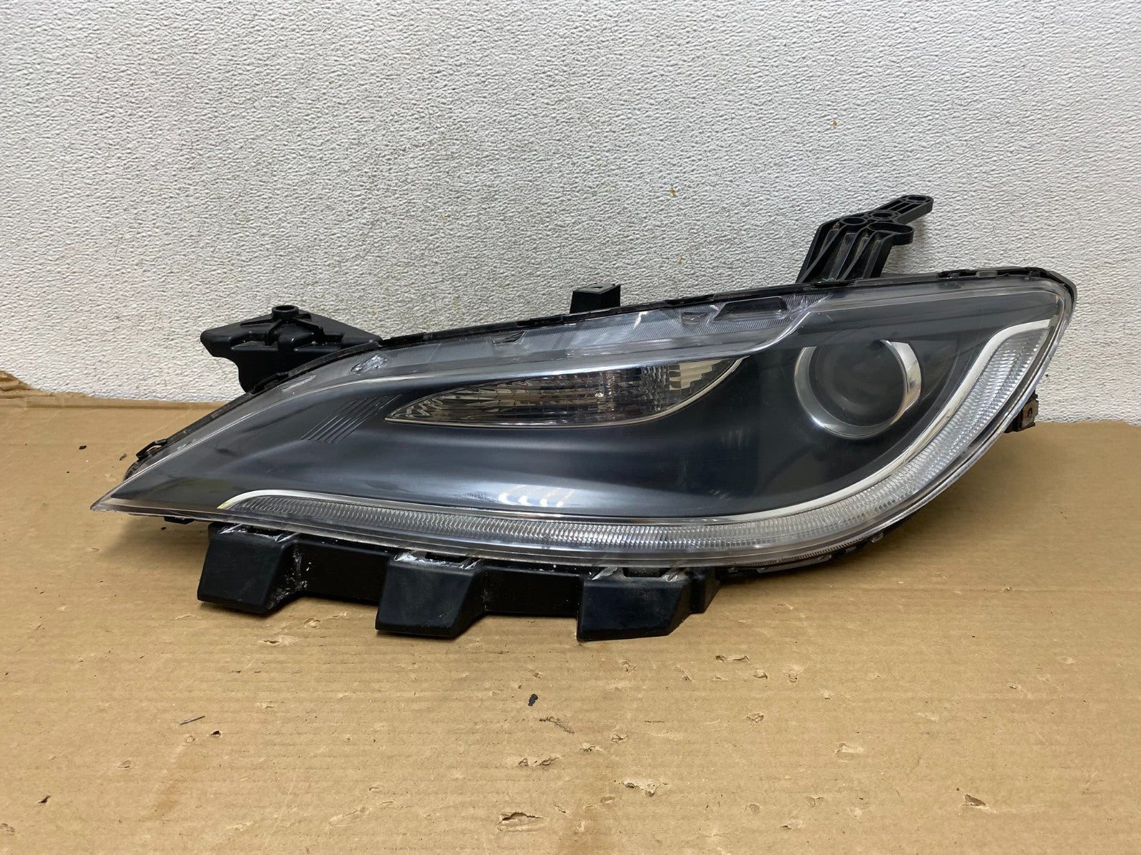 2015 2016 2017 Chrysler 200 Left Driver LH Side Halogen Headlight AG9197 DW0