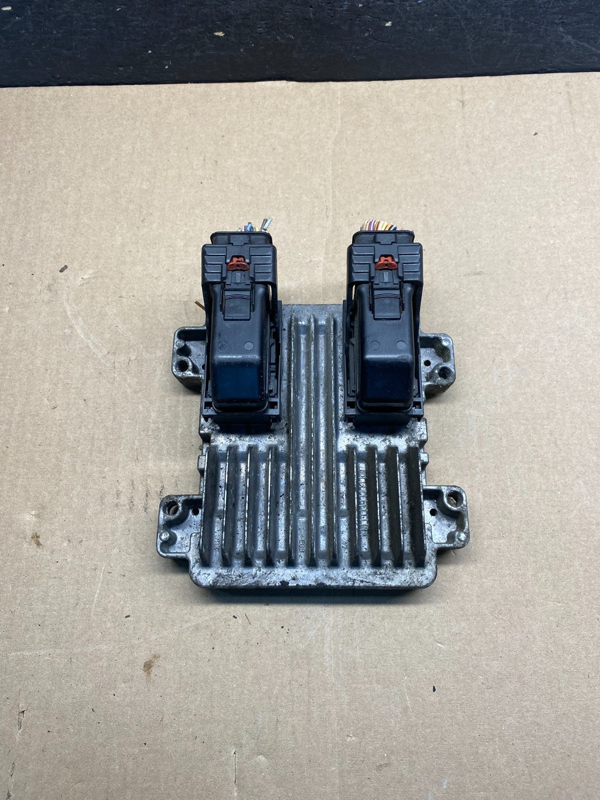2010 to 2013 Chevrolet Silverado Yukon Engine Control Module ECM ECU AG4019 DG0