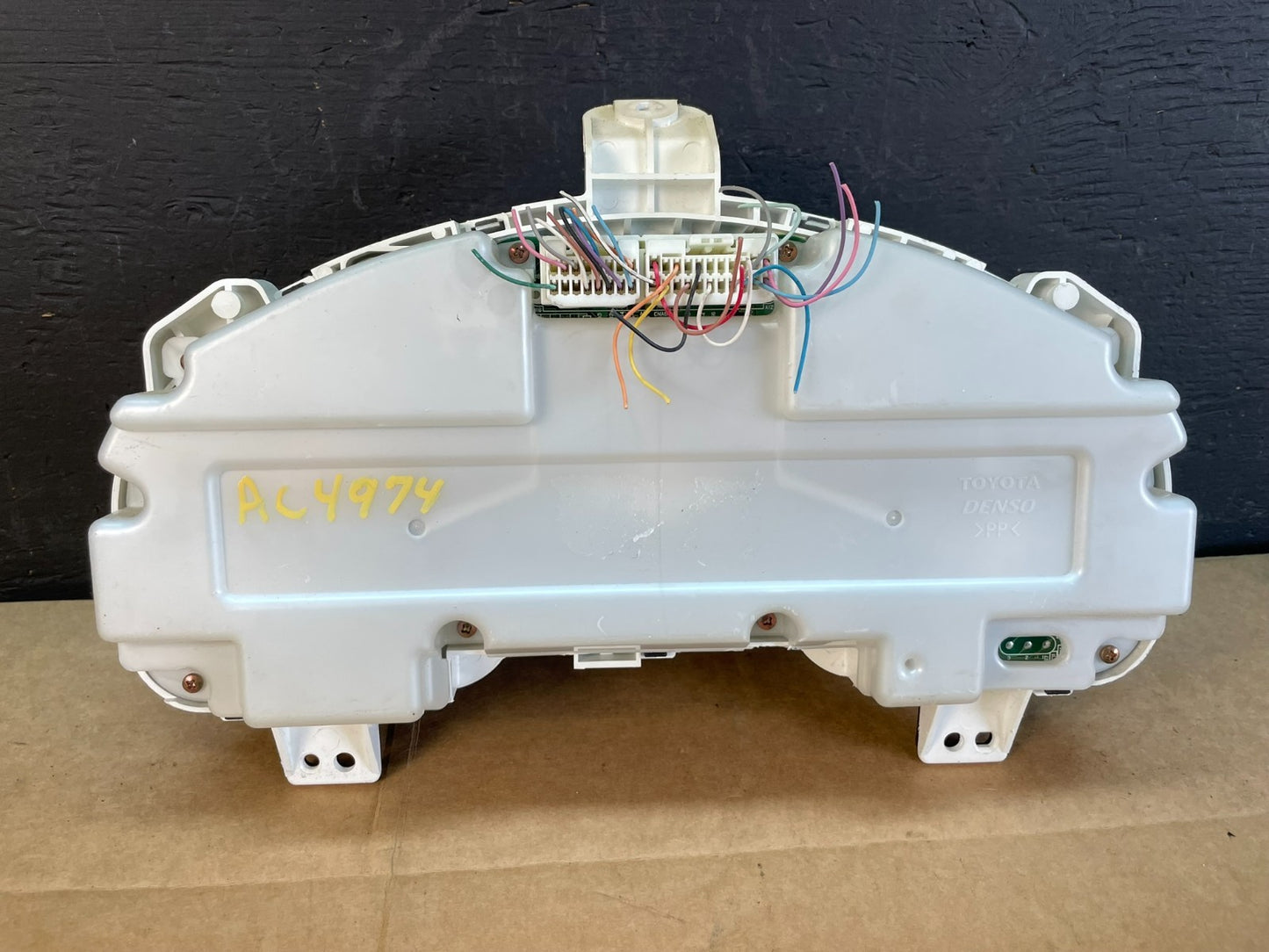 2004 to 2007 Toyota Highlander Speedometer Insrument Gauge Cluster AC4974 DG4