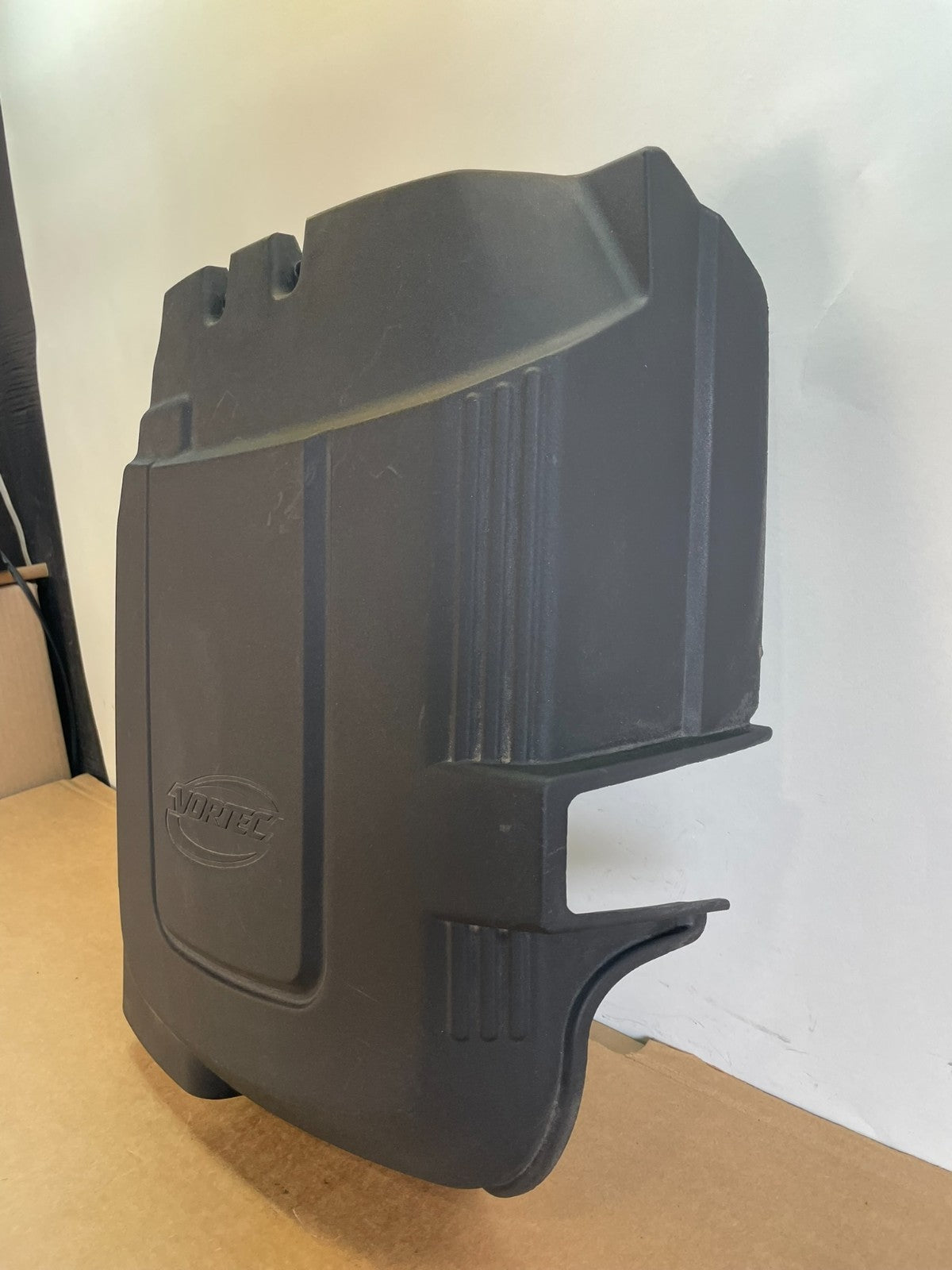 2007 to 2014 Chevrolet Silverado Vortec Engine Cover Shield AG0786 DG1