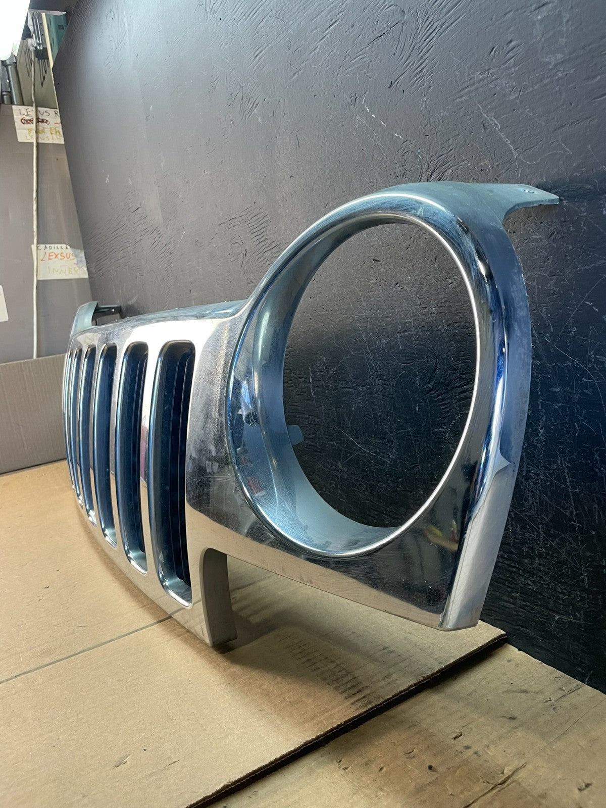 2002 2003 2004 Jeep Libertyf Front Upper Grill Grille Aftermarket AD0096 DG1