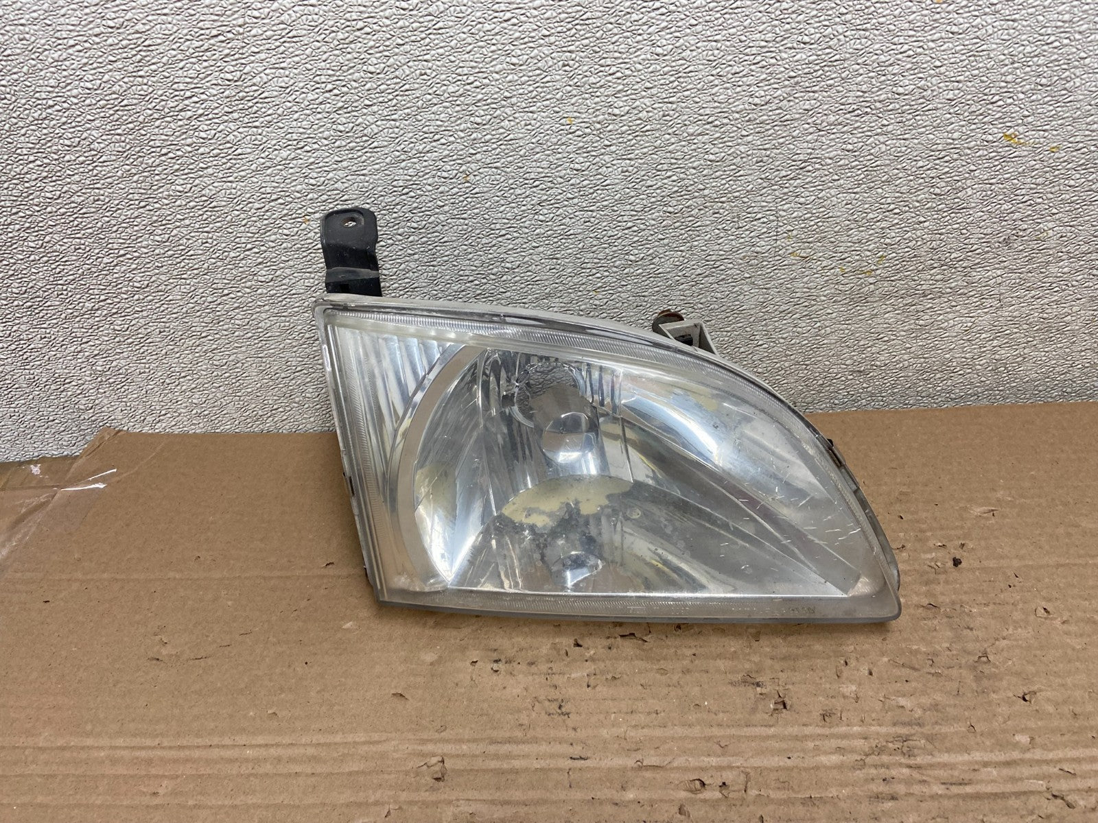 2001 2002 2003 Toyota Sienna Right Passenger Rh Side Headlight Halogen AB1168 DW0