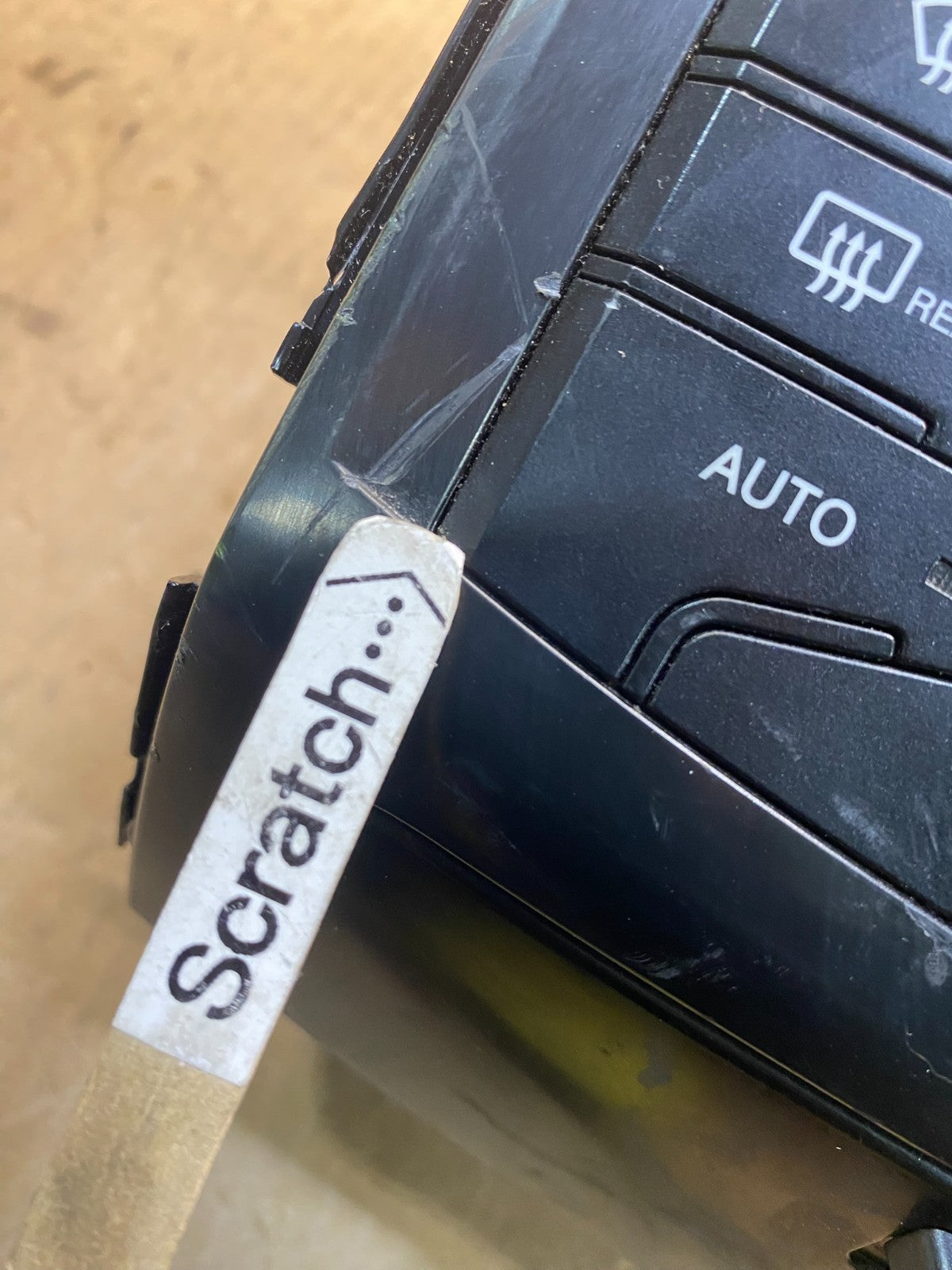 2007 to 2012 Hyundai Veracruz Auto Climate Temp Control Radio Bezel OE ac6971 DG1