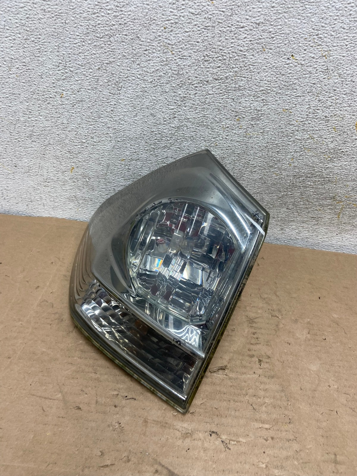 2004 to 2009 Lexus Rx350 RX330 Left Driver LH Tail Light AH9503 LK1