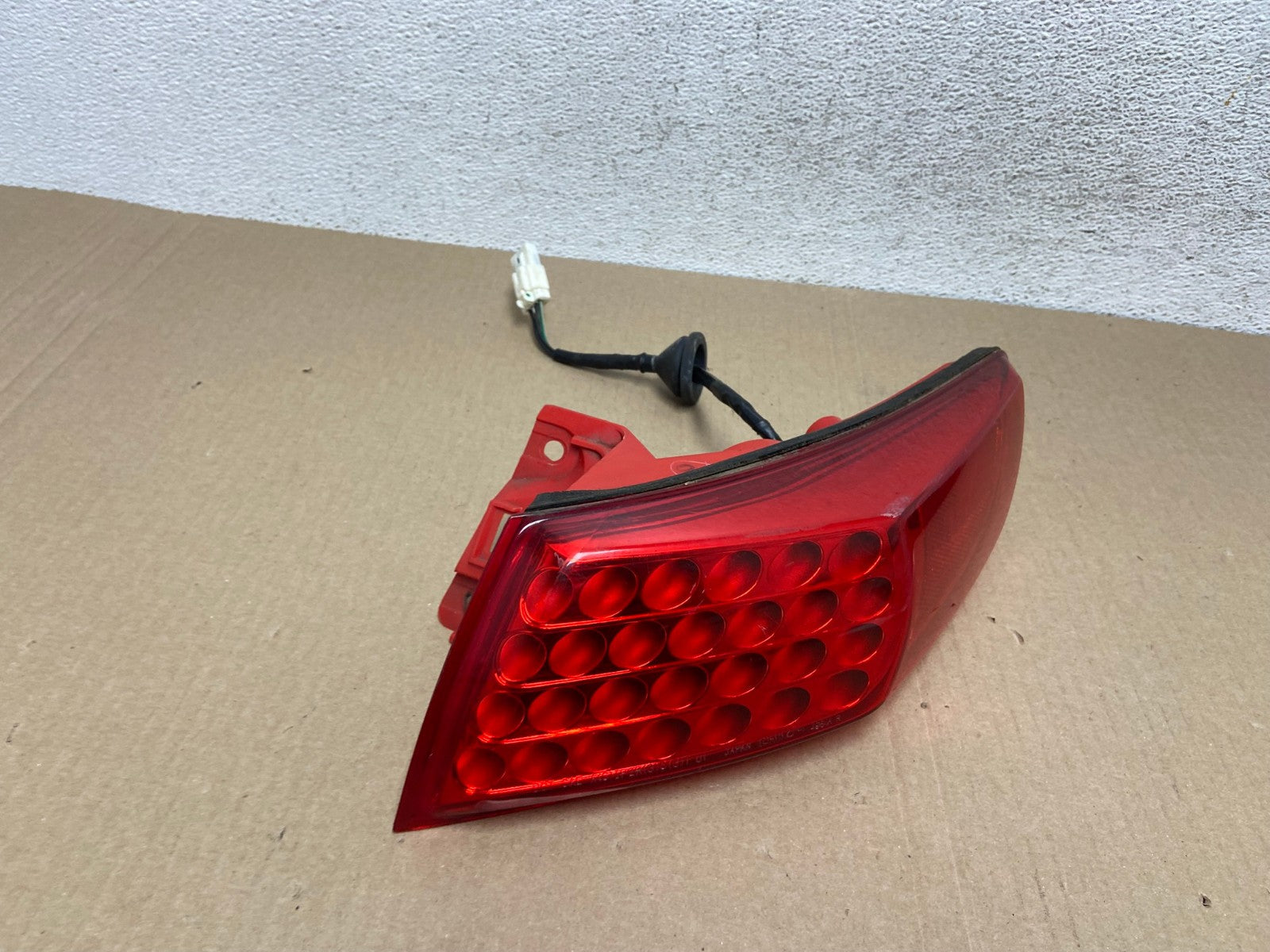 2003 to 2008 Infiniti FX35 FX45 Right Passenger RH Side Tail Light AE9434 LK2