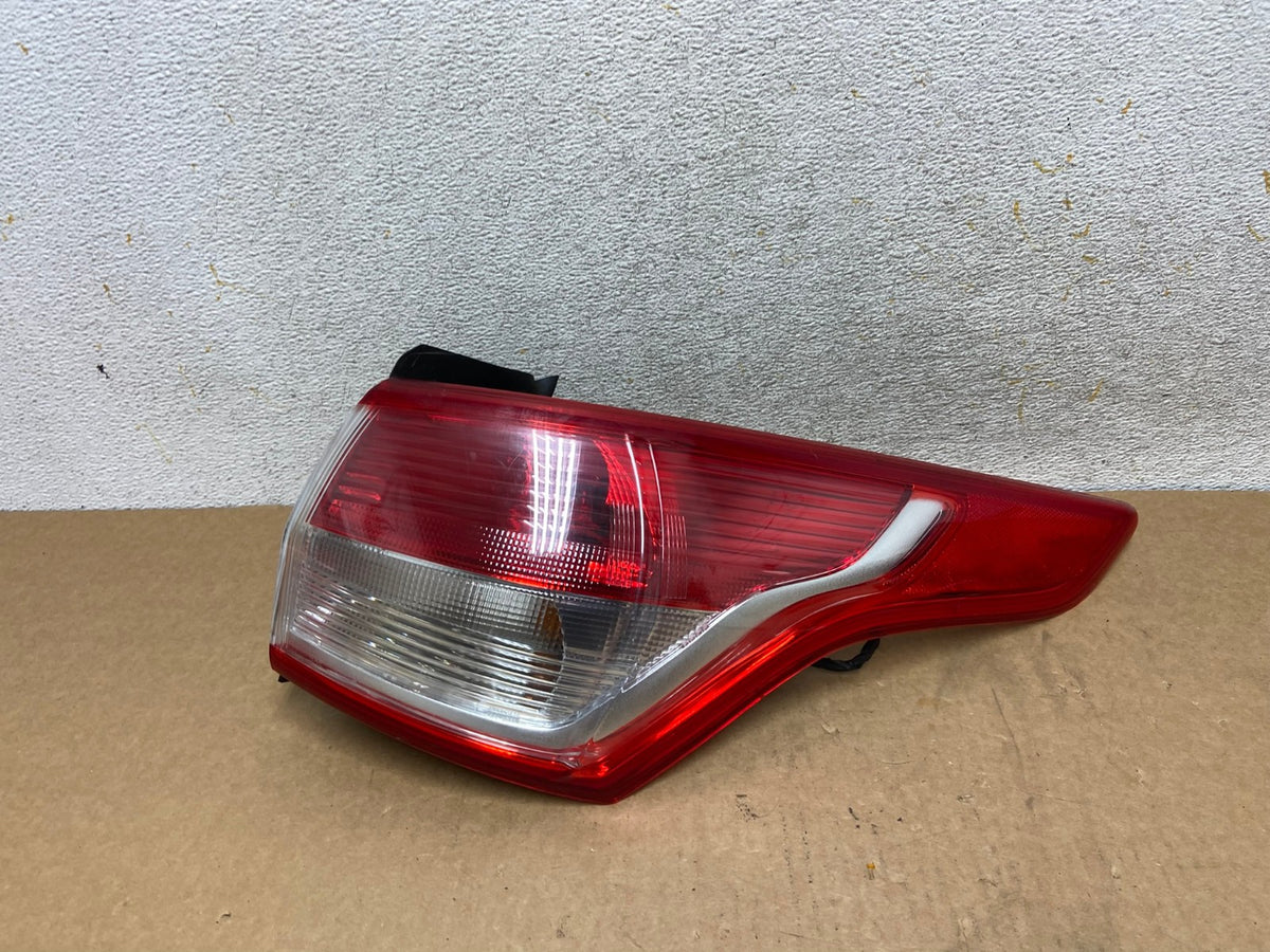 2013 to 2016 Ford Escape Right Passenger RH Side Tail Light AI2636 LK0