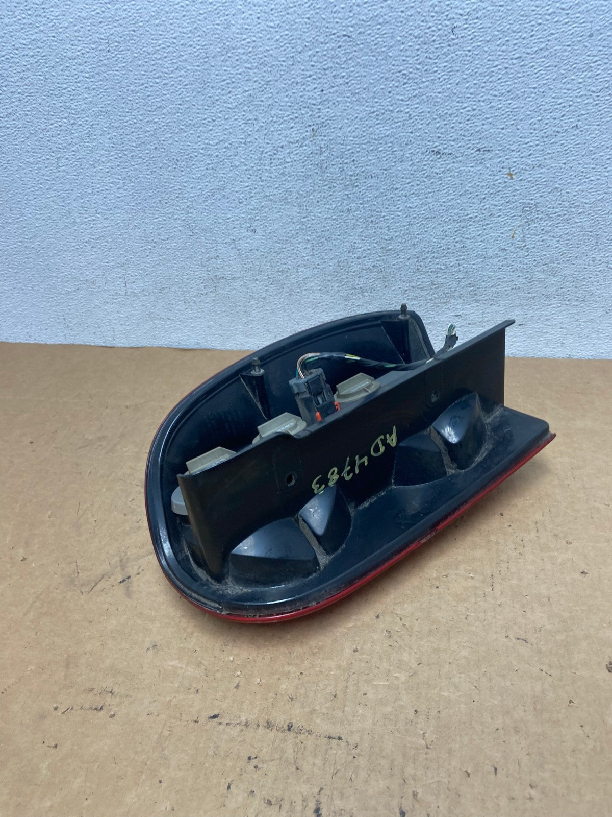 2002 2003 2004 Jeep Liberty Left Driver LH Side Tail Light AD4783 LK4